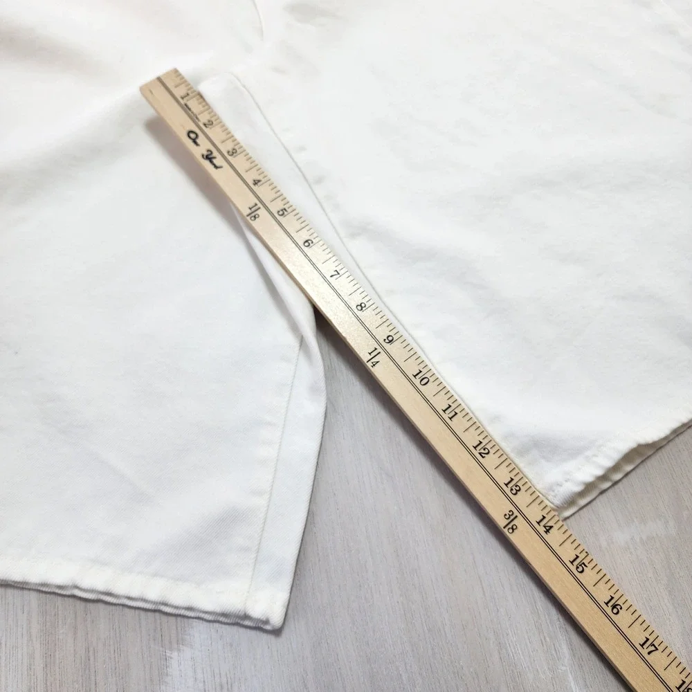 Universal Thread Womens High Rise Long Denim Shorts White Relaxed Fit Size 12